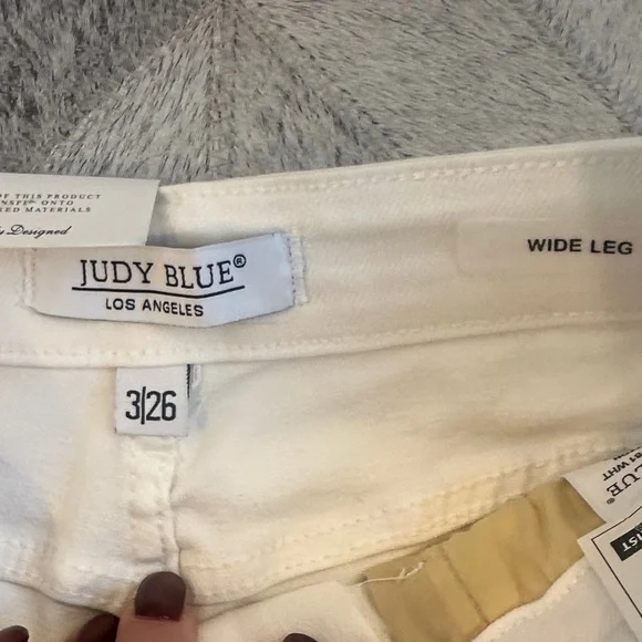 Women's White Jeans Judy Blue sz 3/26 wide leg NWT - Picture 3 of 15